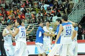 裕隆延長賽獲勝，全隊開心擊掌慶賀