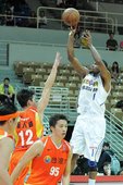 裕隆洋將瓊斯克服時差困擾，攻下26分助球隊獲勝