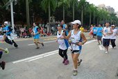視障跑者與領跑員！