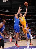Gasol 勾射  本場比賽 11 分、 9 籃板