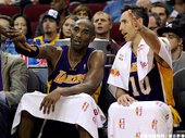 Kobe 與 Nash 場下溝通