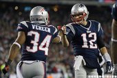 愛國者明星四分衛愛國者 Tom Brady 與 Shane Vereen 達陣後慶祝