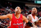 Grant Hill 籃下爭搶