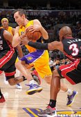 Steve Nash 遭遇嚴密防守