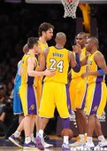 Kobe 連三場助攻雙位數  湖人三連勝