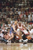 13.1993--季後賽對上尼克的強拉尾盤  在0勝2敗逆勢下連拿4場勝利