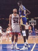 17.Charles Barkley 與7呎7吋的 Manute Bol