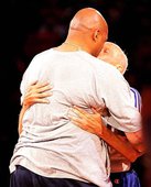 40.Charles Barkley 親吻裁判 Dick Bavetta