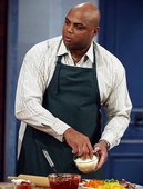 44.Charles Barkley 在節目上做Pizza