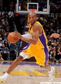 Kobe 猛攻 40 分  湖人擊退拓荒者