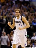 Dirk Nowitzki 振臂