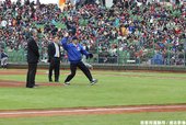 吳副總統開球
