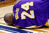 Kobe 絕殺不成  受傷倒地