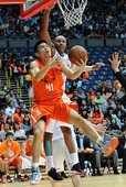 G2 璞園簡嘉宏此役命中三分球，罰球12罰11中，助球隊搶下2連勝