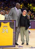 湖人高掛 Shaquille O'Neal 球衣