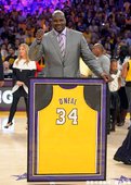 湖人高掛 Shaquille O'Neal 球衣