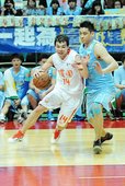 G5 璞園蔡文誠的半場發動攻勢、策應，是球隊贏球關鍵，他送出17分11籃板