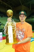 陳信安與金盃合影