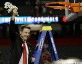 Louisville 擊退 Michigan 奪冠