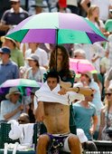 Novak Djokovic場邊更衣
