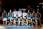 NBA三巨頭與Summer Nights Jordan U22冠軍隊伍及Jordan明星隊球員合影