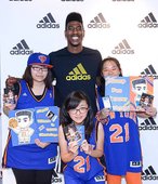 adidas 簽約球星Iman Shumpert 與死忠球迷合影