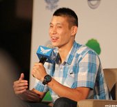 對於記者提問來者不拒