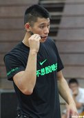林書豪認真指導