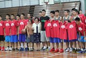 林書豪與國中球員