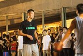 林書豪鬥牛小試身手