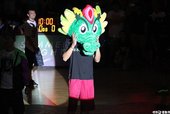 林書豪戴玩偶頭神秘出場