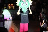 林書豪戴玩偶頭神秘出場