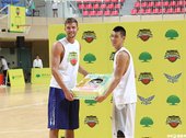 與蛋糕合照