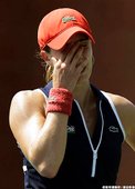 Alize Cornet拉鍊設計的服裝