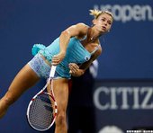 Camila Giorgi可愛的戰袍及安全褲