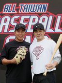 Nike台灣棒球訓練營邀請彭政閔、郭泓志擔任教練指導年輕球員，傳授個人經驗 (2)