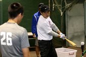 Nike運動員彭政閔於Nike All Taiwan Baseball Camp指導球員打擊技巧 (2)