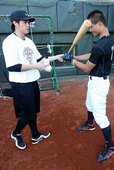 Nike運動員張正偉於Nike All Taiwan Baseball Camp指導學員打擊技巧 (2)