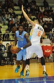 達欣okosa今日勇闖台灣大禁區得分籃板均有建樹