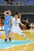 台啤呂奇旻切入禁區核心地帶找尋隊友伺機傳球