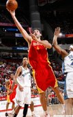 NO.12、史考拉(Luis Scola)