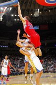 最猛新人獎：葛里芬 (Blake Griffin)
