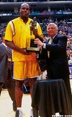 2000  生涯第一座MVP