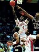 強森(Larry Johnson)