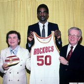 山普森(Ralph Sampson)