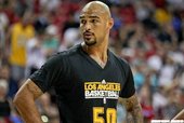 沙奎(Robert Sacre) B-