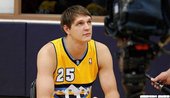 Timofey Mozgov三年1400萬美元續約金塊