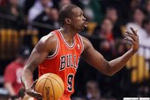 Luol Deng對公牛隊醫感到不滿