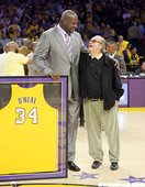 Shaquille O'Neal球衣退休