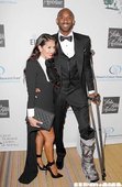 Kobe與老婆大人出席活動